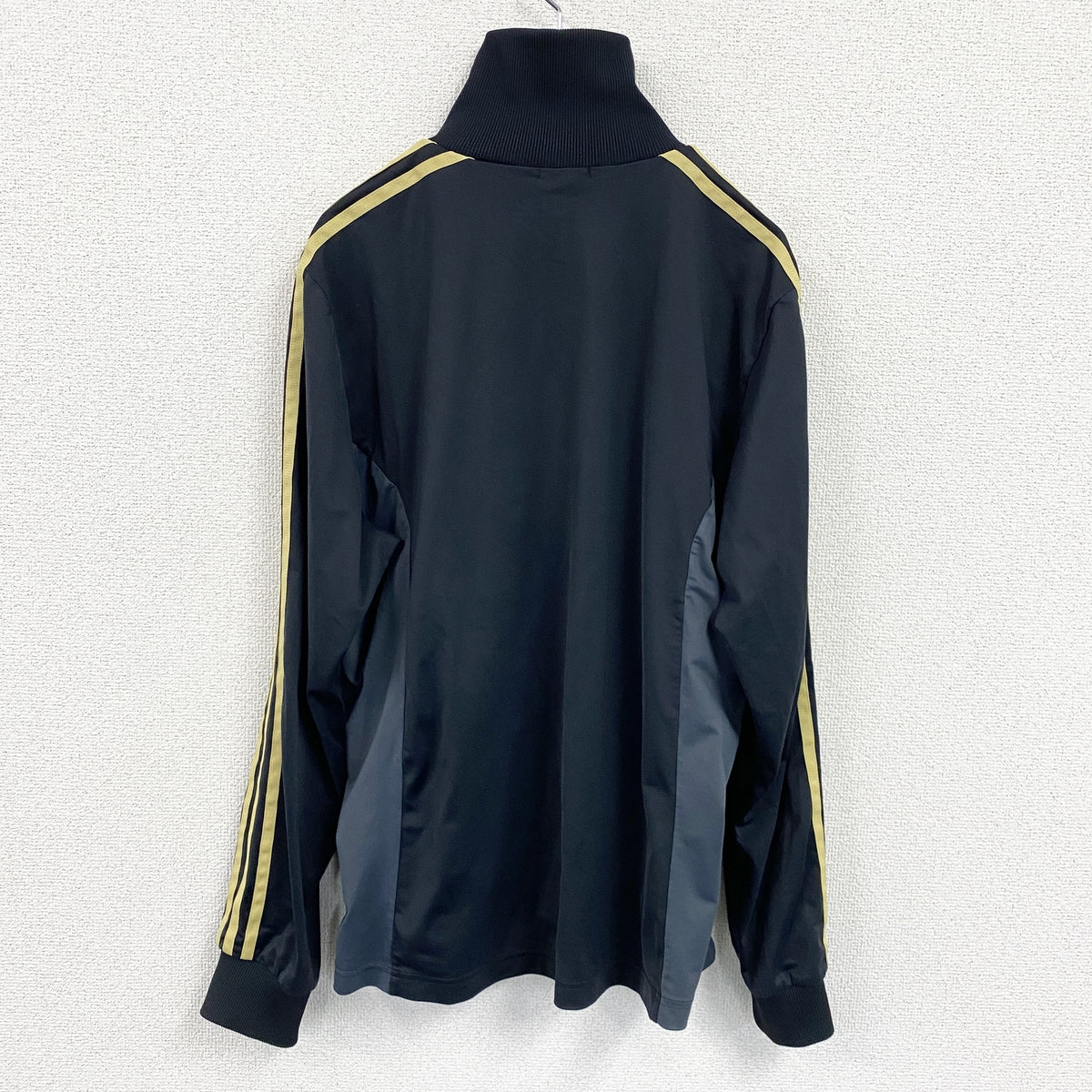 adidas　アディダス　トラックジャケット/ジャージ　黒　ブラック　Lサイズ　古着