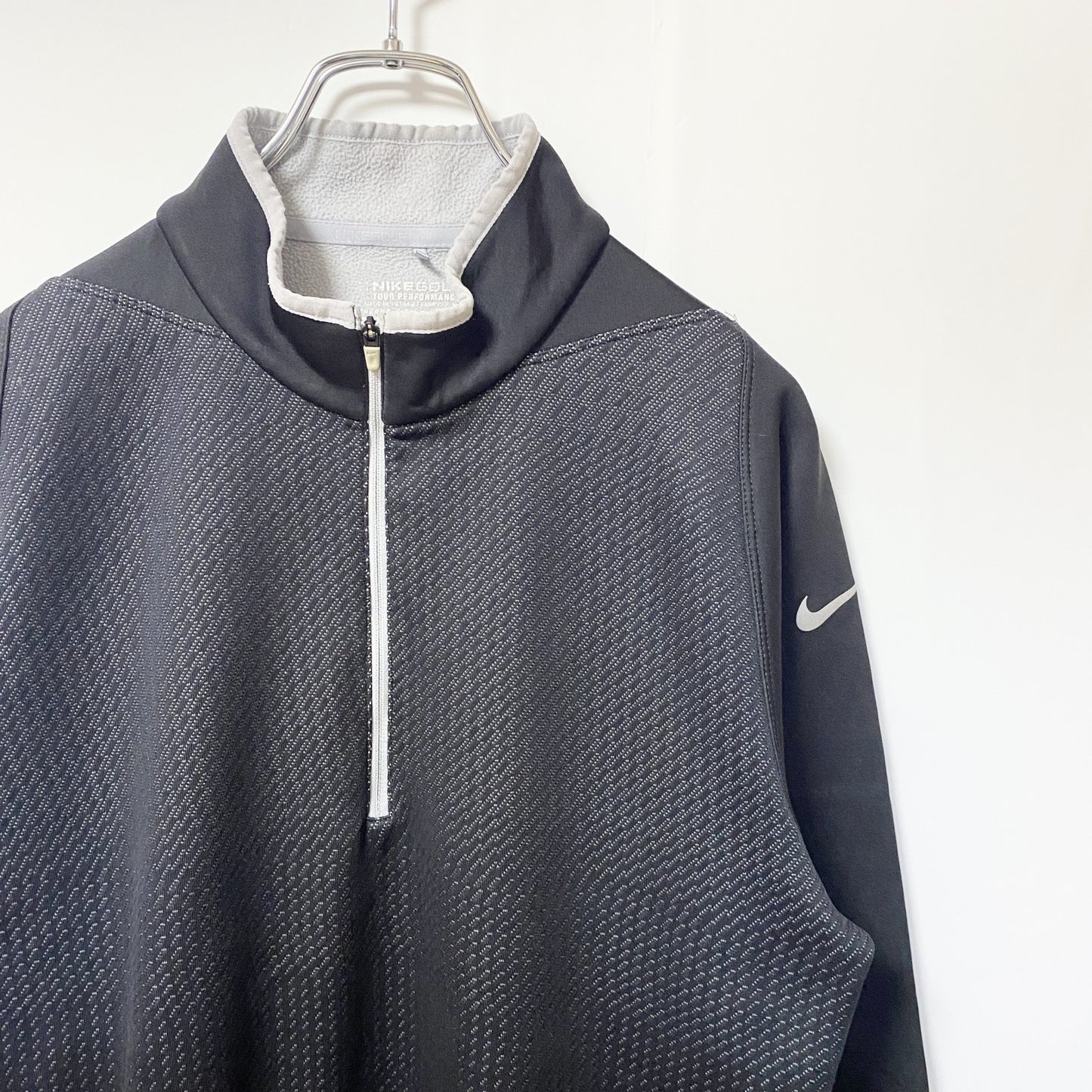 古着 used　NIKEGOLF ナイキゴルフ　長袖ハーフジップトレーニングウェア　裏フリース　ワンポイントプリント　黒　Mサイズ