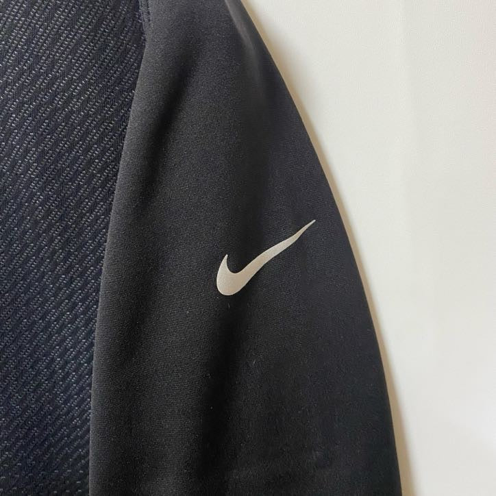 古着 used　NIKEGOLF ナイキゴルフ　長袖ハーフジップトレーニングウェア　裏フリース　ワンポイントプリント　黒　Mサイズ
