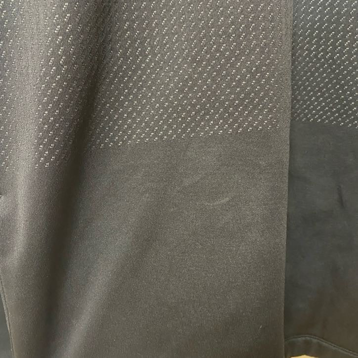 古着 used　NIKEGOLF ナイキゴルフ　長袖ハーフジップトレーニングウェア　裏フリース　ワンポイントプリント　黒　Mサイズ