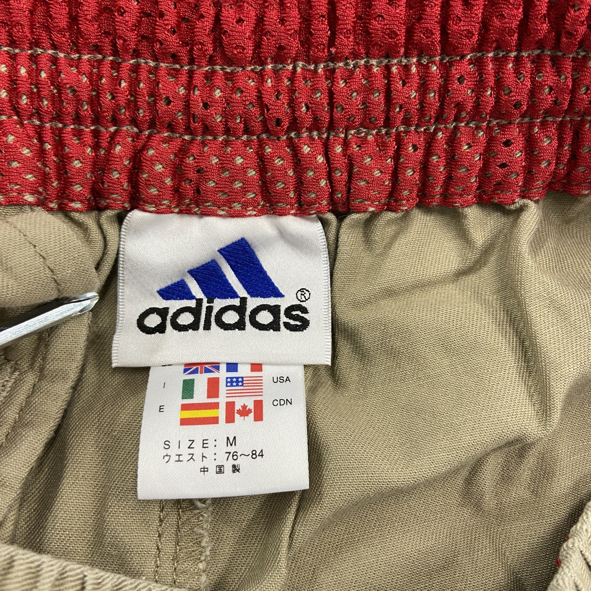 90s　adidas　アディダス　ハーフパンツ/ショートパンツ　パフォーマンスロゴ　ヴィンテージ　ベージュ　Mサイズ　古着