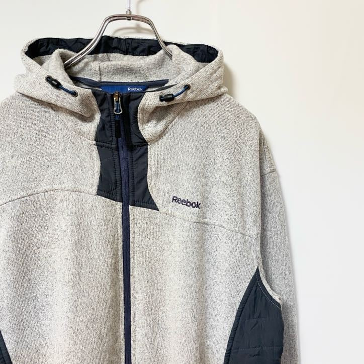 古着 used　Reebok リーボック　長袖フルジップスウェット　裏フリースパーカー　ワンポイントロゴ刺繍　Lサイズ