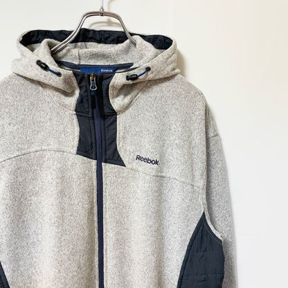 古着 used　Reebok リーボック　長袖フルジップスウェット　裏フリースパーカー　ワンポイントロゴ刺繍　Lサイズ