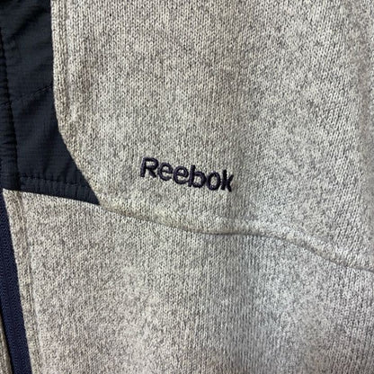 古着 used　Reebok リーボック　長袖フルジップスウェット　裏フリースパーカー　ワンポイントロゴ刺繍　Lサイズ