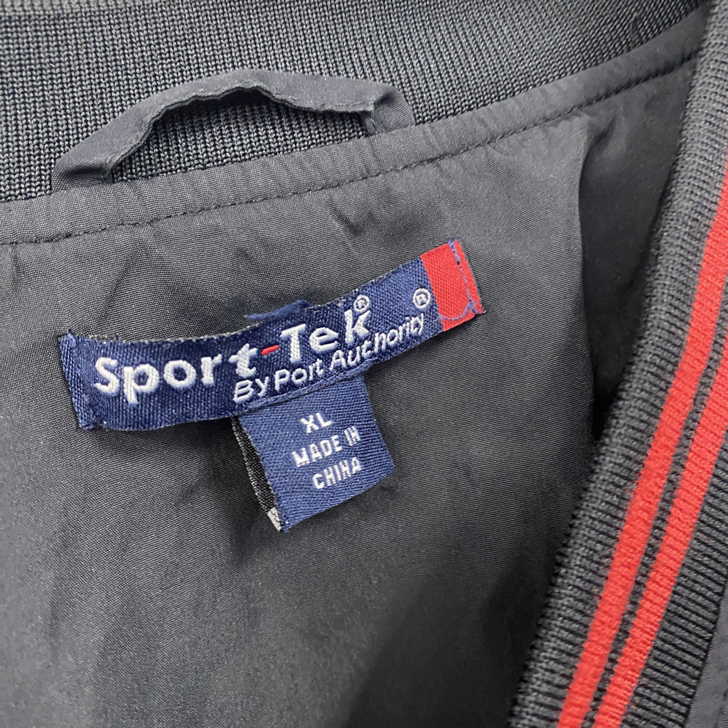 Sport－Tek　プルオーバージャケット　Vネック　ワッペン　黒　ブラック　赤　レッド　XLサイズ ウインドブレーカー ナイロンアウター メンズ 古着