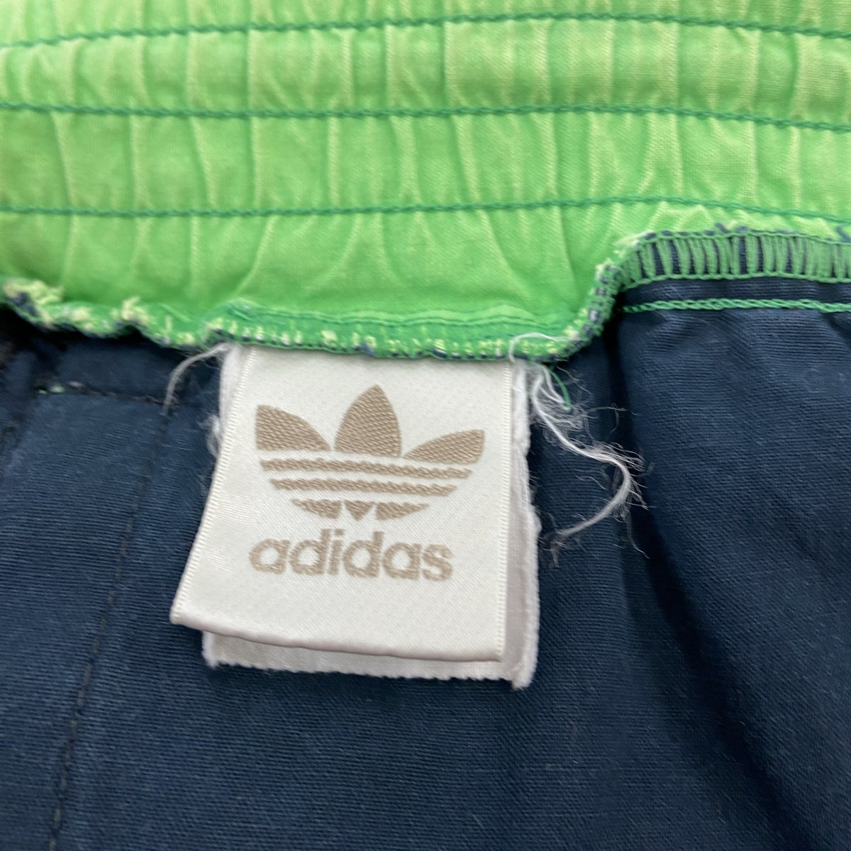～80s　adidas　アディダス　デサント　ハーフパンツ/ショートパンツ　バイカラー　グリーン　ネイビー　紺　Mサイズ　　ヴィンテージ　古着