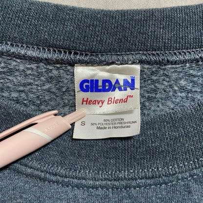 古着 used　GILDAN　ギルダン　長袖カレッジプリントスウェット　トレーナー　バックプリント　スポーティー　グレー　Sサイズ