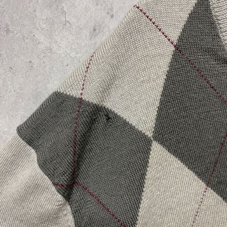 LACOSTE　ラコステ　長袖Vネックセーター　ニット　アーガイル柄　ワンポイントロゴ刺繍　グレー　灰色　Mサイズ　古着