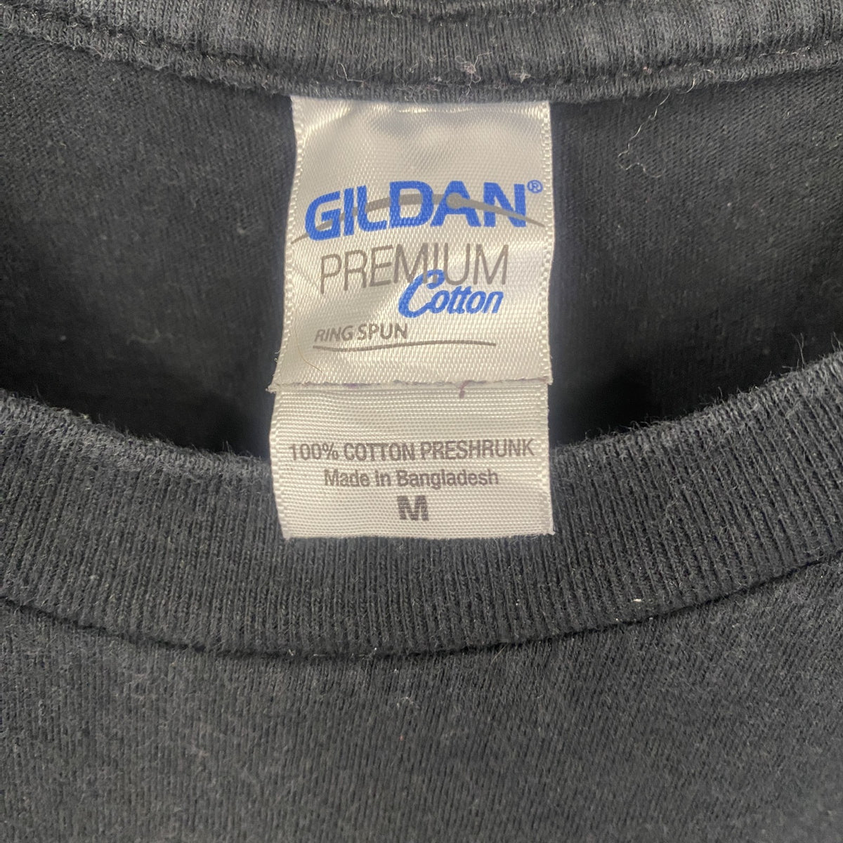 GILDAN　ギルダン　タズマニアン・デビル　半袖ワンポイントTシャツ　バックプリント　黒　ブラック　Mサイズ　古着