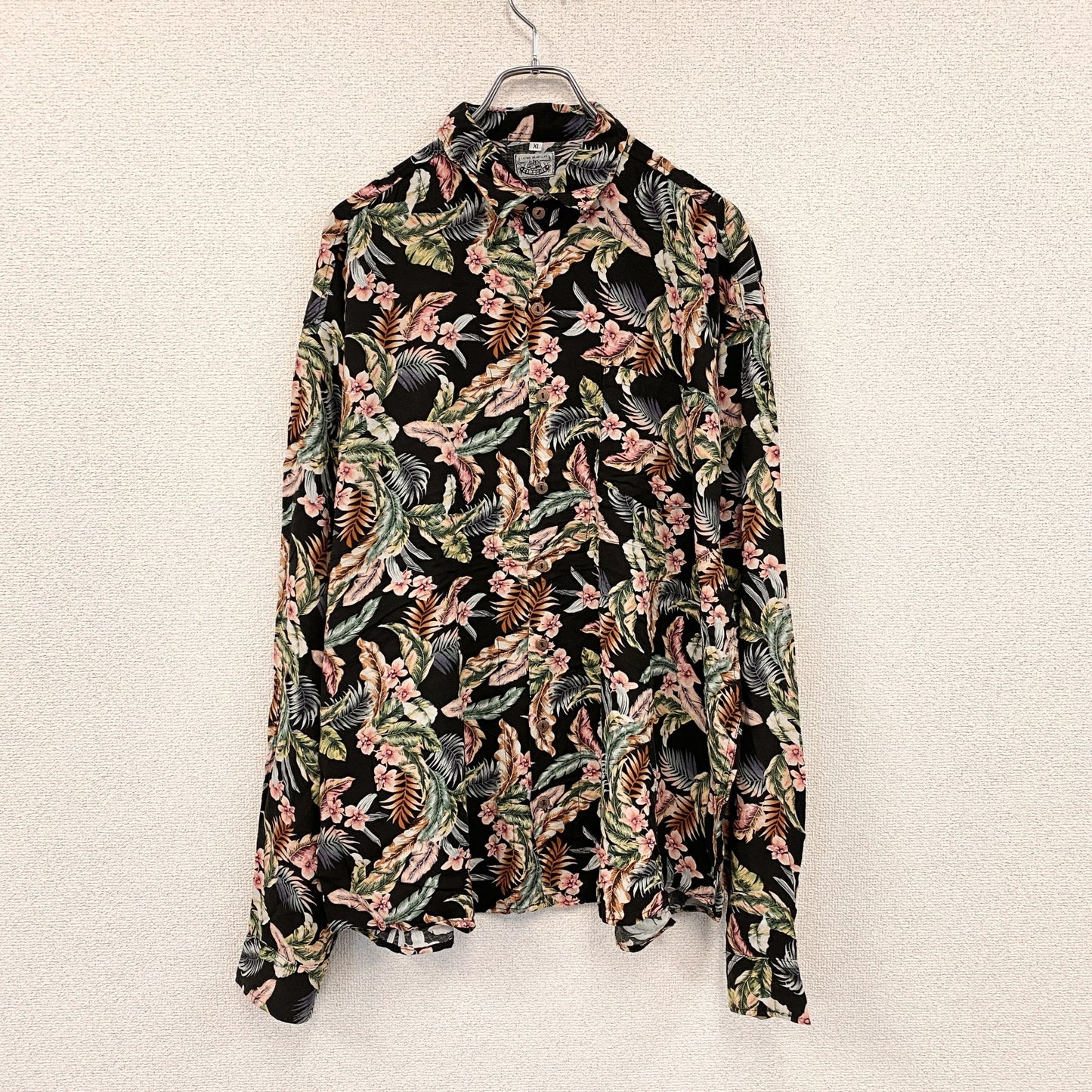 CARDCHE　長袖総柄デザインシャツ　マルチカラー　黒　ブラック　XLサイズ