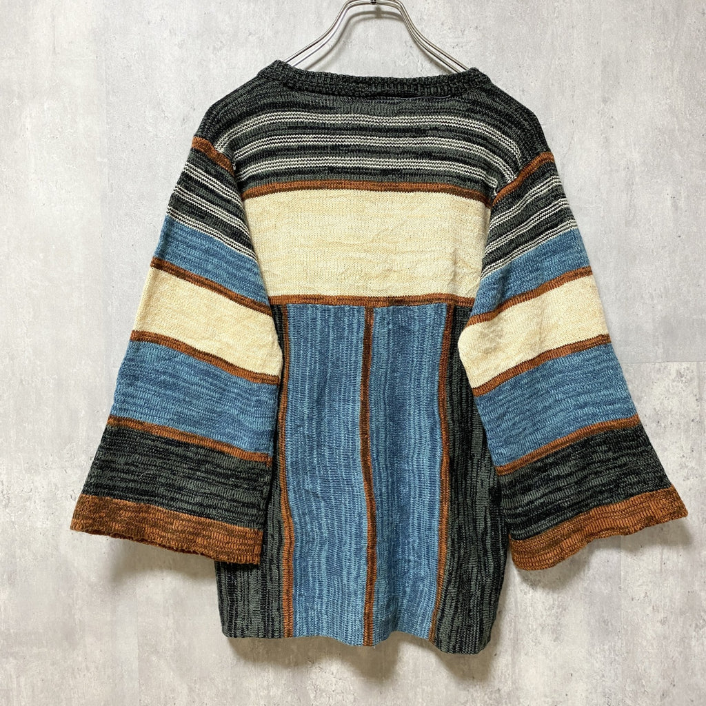 ～90s　ヴィンテージ　長袖Vネックニット　セーター　総柄　マルチカラー　秋冬服　レトロデザイン　Sサイズ　古着
