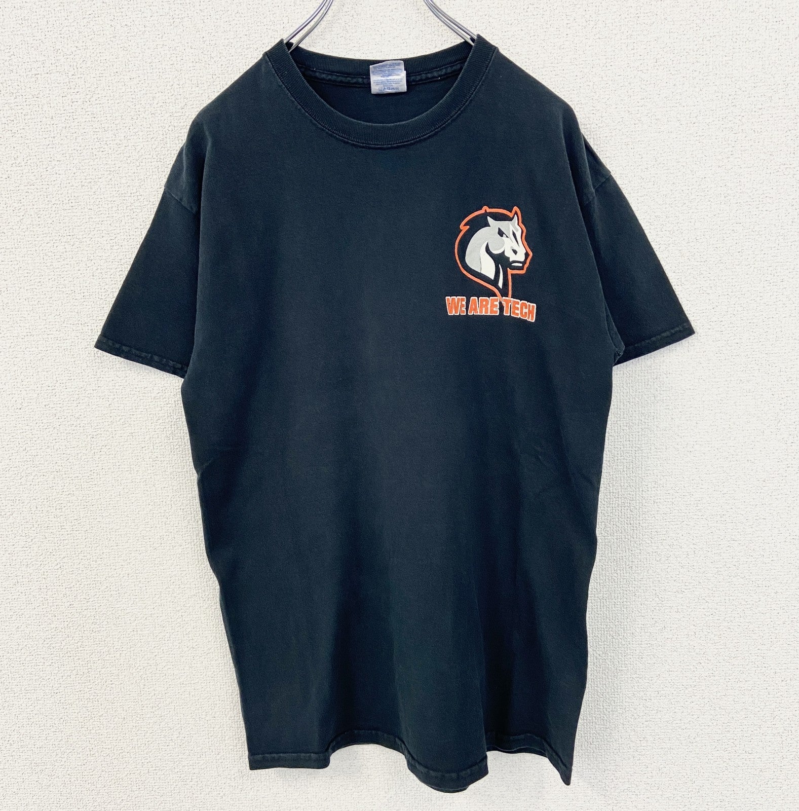 GILDAN ギルダン　半袖プリントデザインTシャツ　クルーネック　WE ARE TECH　黒　ブラック　Mサイズ　古着
