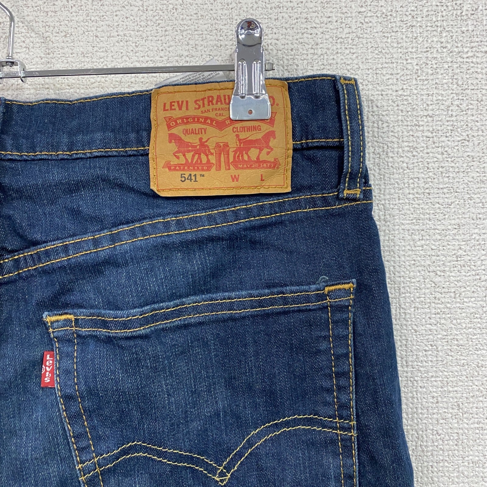 Levi’s　リーバイス　541　デニムパンツ/ジーンズ　ジップフライ　鬼ヒゲ　縦落ち　インディゴ　W32サイズ　古着