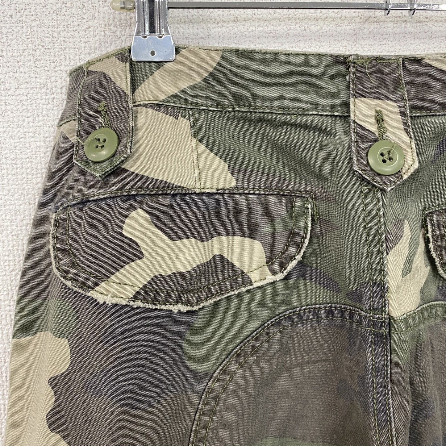 Abercrombie＆Fitch　アバクロ　カーゴパンツ　迷彩　カモフラ柄　カーキ　2サイズ