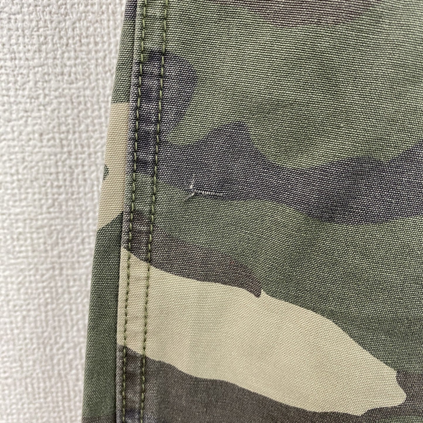 Abercrombie＆Fitch　アバクロ　カーゴパンツ　迷彩　カモフラ柄　カーキ　2サイズ