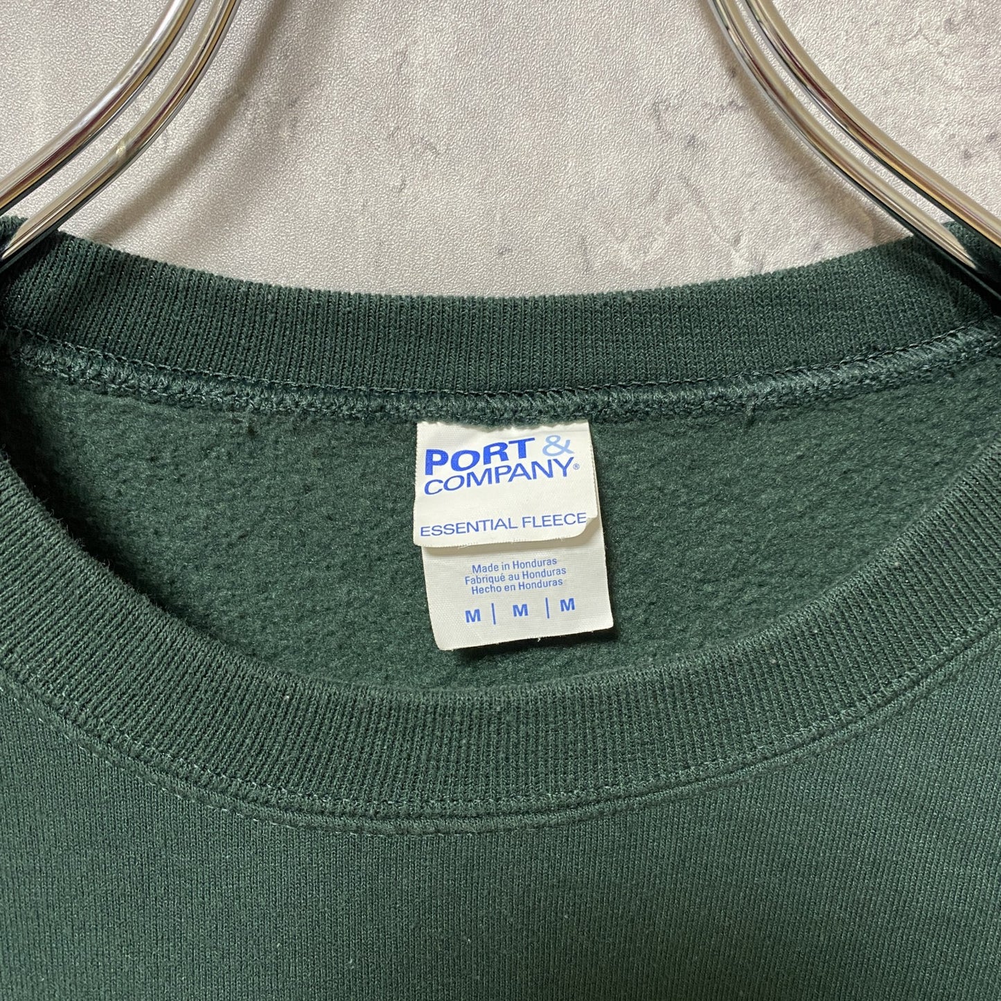 古着 used　PORT＆COMPANY　長袖プリントスウェット　トレーナー　緑　カーキ　レトロ　デザイン　秋冬服　Mサイズ