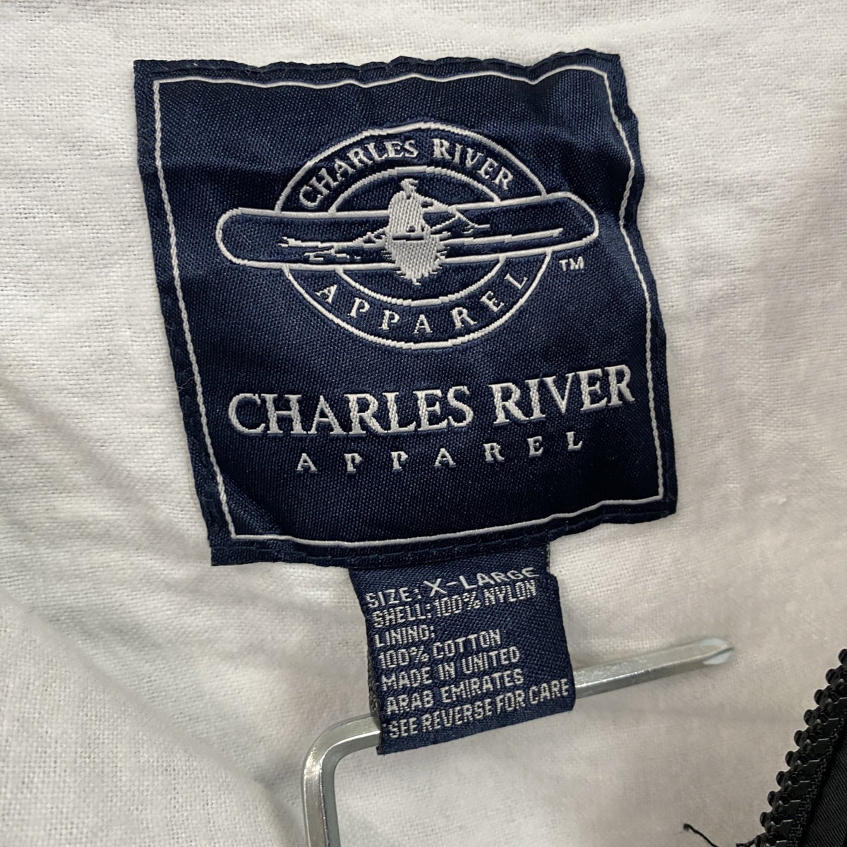 CHARLES RIVER　フルジップナイロンジャケット　刺繍ロゴ　アーチプリント　ワンポイント　黒　ブラック　XLサイズ ウインドブレーカー ナイロンアウター メンズ 古着