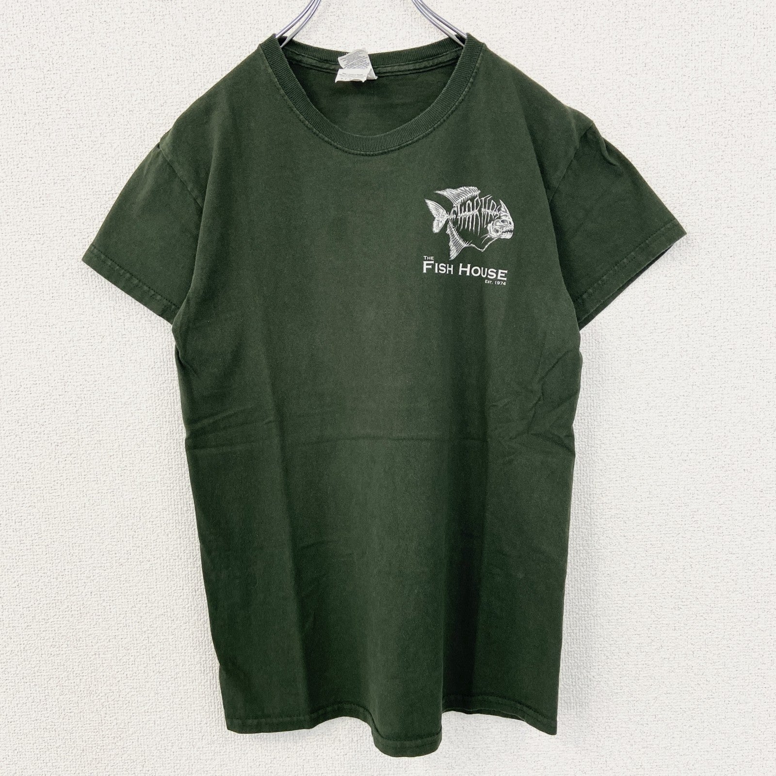 GILDAN ギルダン　半袖プリントデザインTシャツ　クルーネック　FISH HOUSE　緑　グリーン　レトロ　Sサイズ　古着