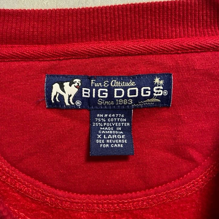 古着 used　BIGDOGS　長袖刺繍スウェット　トレーナー　クリスマス　SANTAPAWS　赤　オーバーサイズ　XLサイズ