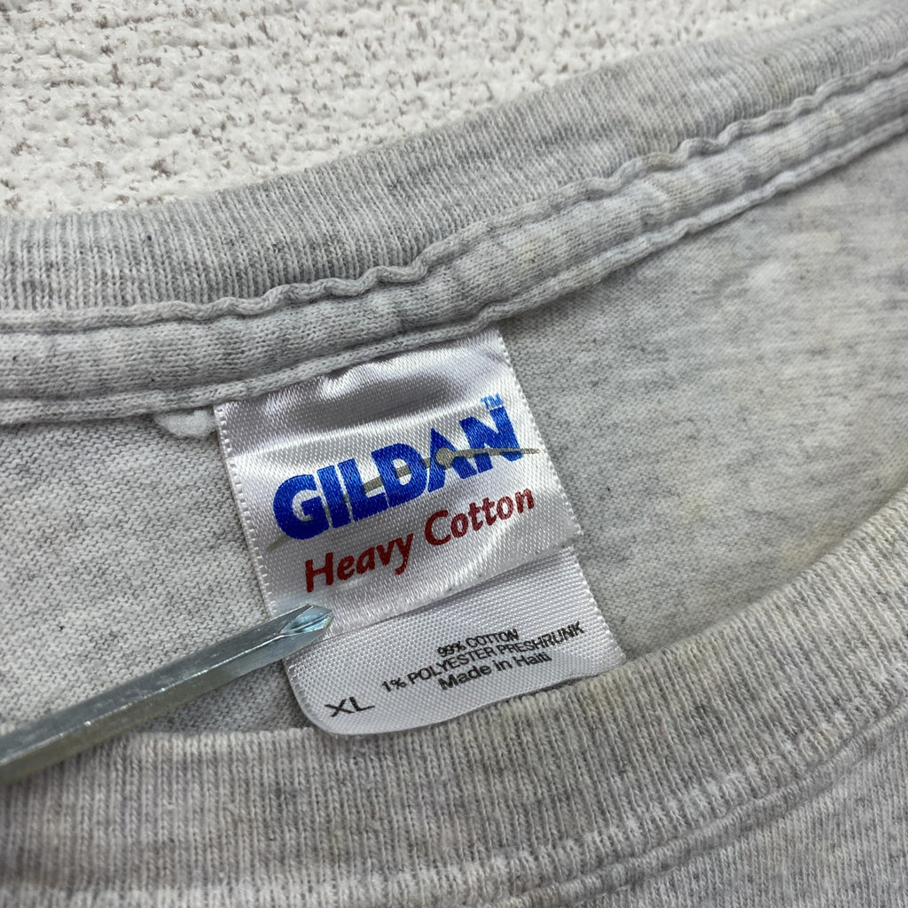 GILDAN　ギルダン　半袖プリントイラストTシャツ　Vintage Tatra T87　灰色　グレー　XLサイズ　古着