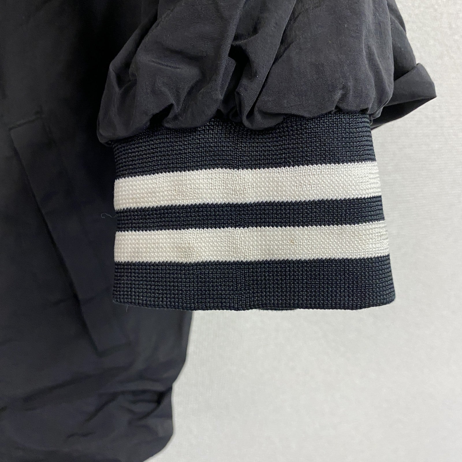 The Sportswear Konnektion　フルジップナイロンジャケット　刺繍ロゴ　アーチプリント　黒　ブラック　XLサイズ ウインドブレーカー ナイロンアウター メンズ 古着