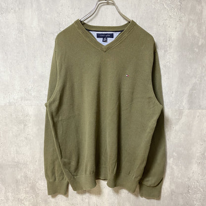 古着　used　TOMMY HILFIGER トミーヒルフィガー　長袖Vネックニット　セーター　カーキ　ワンポイントロゴ　Lサイズ