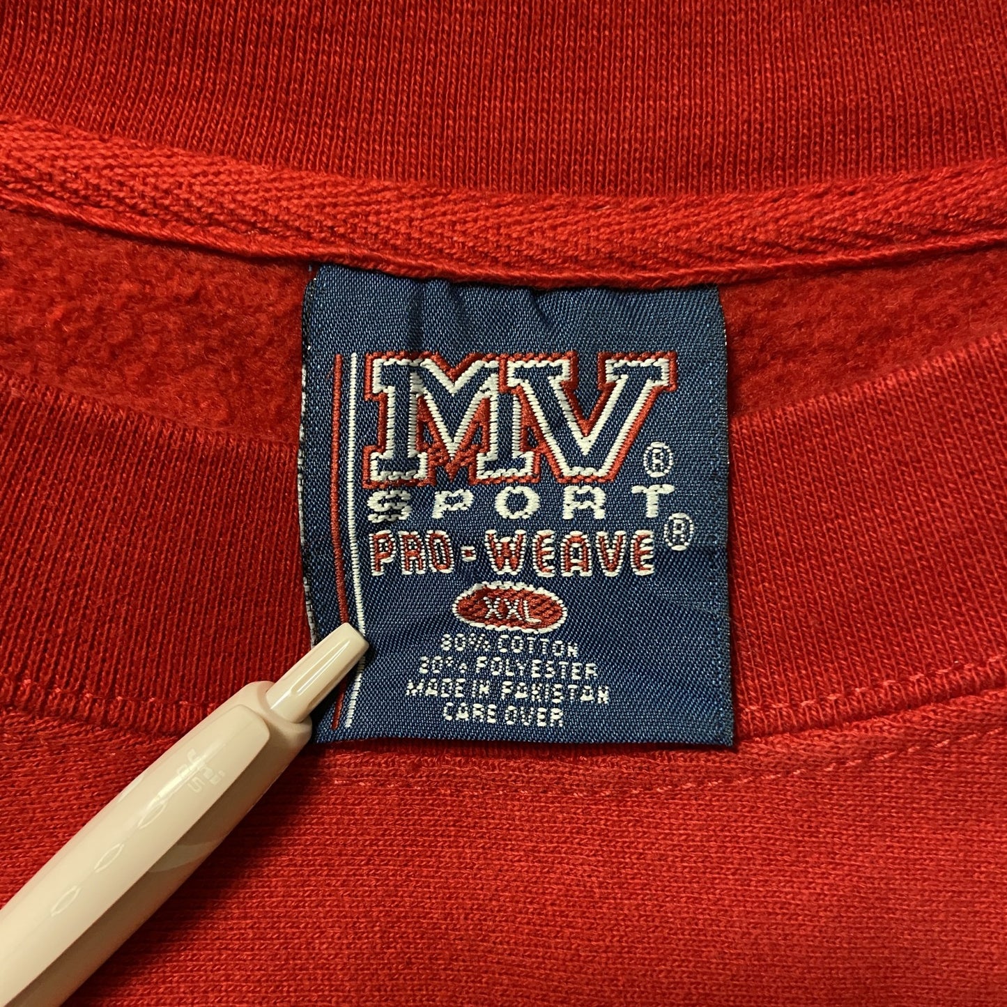 古着 used　MV SPORT PRO WEAVE　長袖ワンポイントロゴ刺繍スウェット　トレーナー　赤　XXLサイズ　レトロ