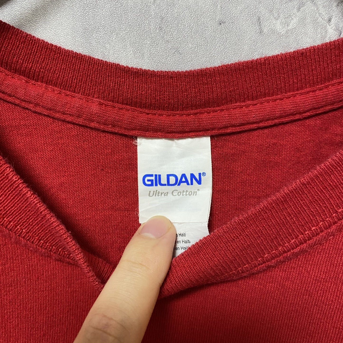 古着 used　GILDAN　ギルダン　半袖クルーネックロゴプリントTシャツ　バックプリント　レトロデザイン　赤　レッド　Mサイズ