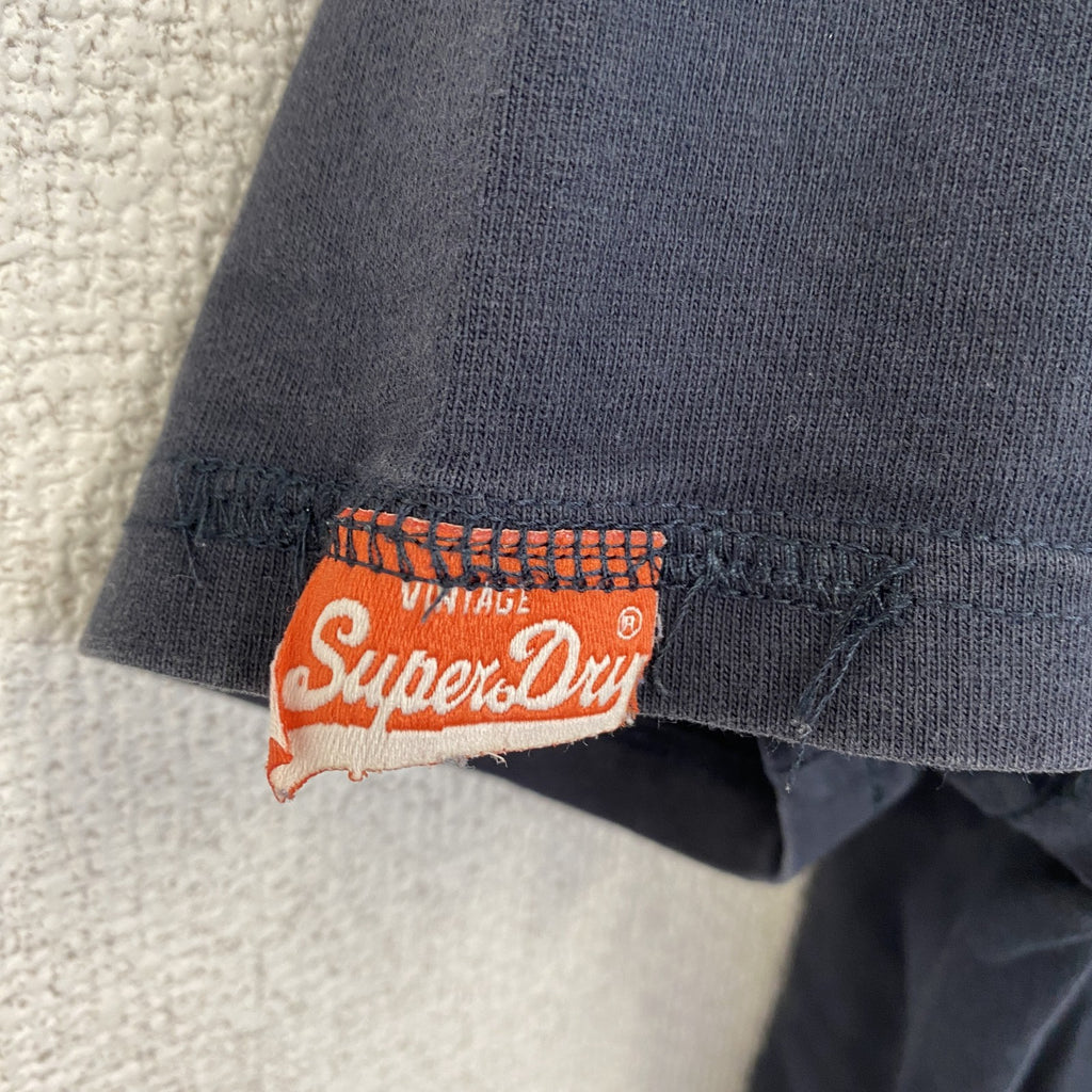 SUPERDRY　スパードライ　半袖プリントTシャツ　クルーネック　レトロデザイン　紺　ネイビー　ブルー　古着