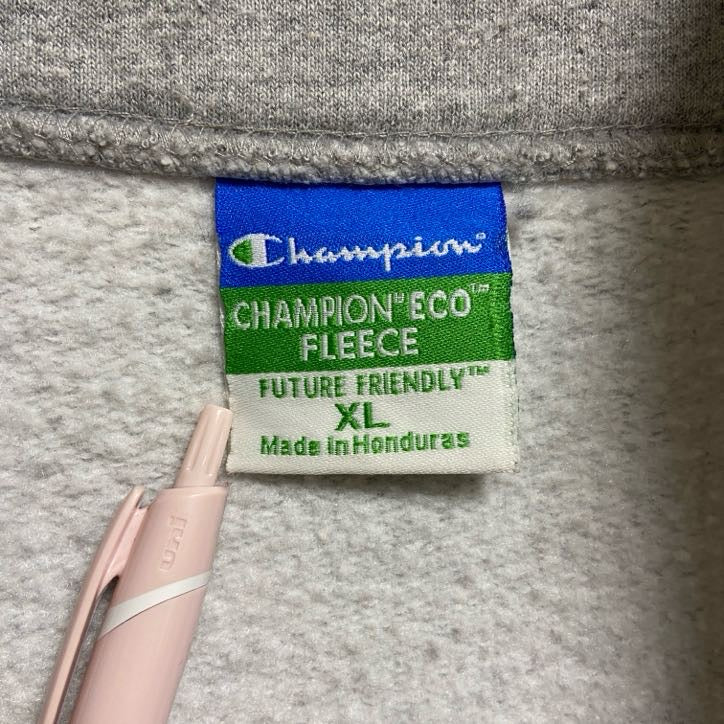 古着 used　Champion　長袖ハーフジップスウェット　トレーナー　肉球　グレー　オーバーサイズ　XLサイズ