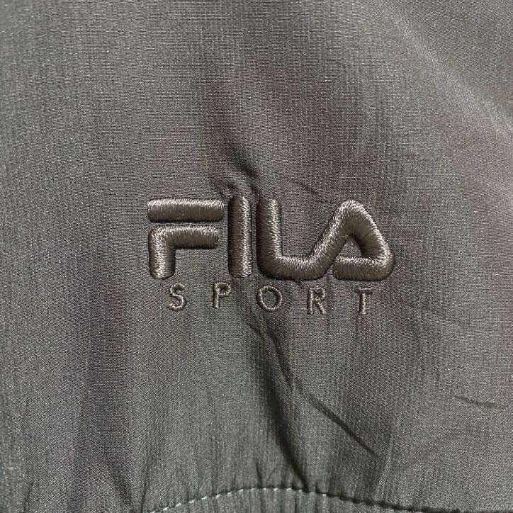 古着 used　FILA SPORT　長袖異素材切替フリースジャケット　ハイネックアウター　ポイント刺繍　黒　ブラック　Mサイズ