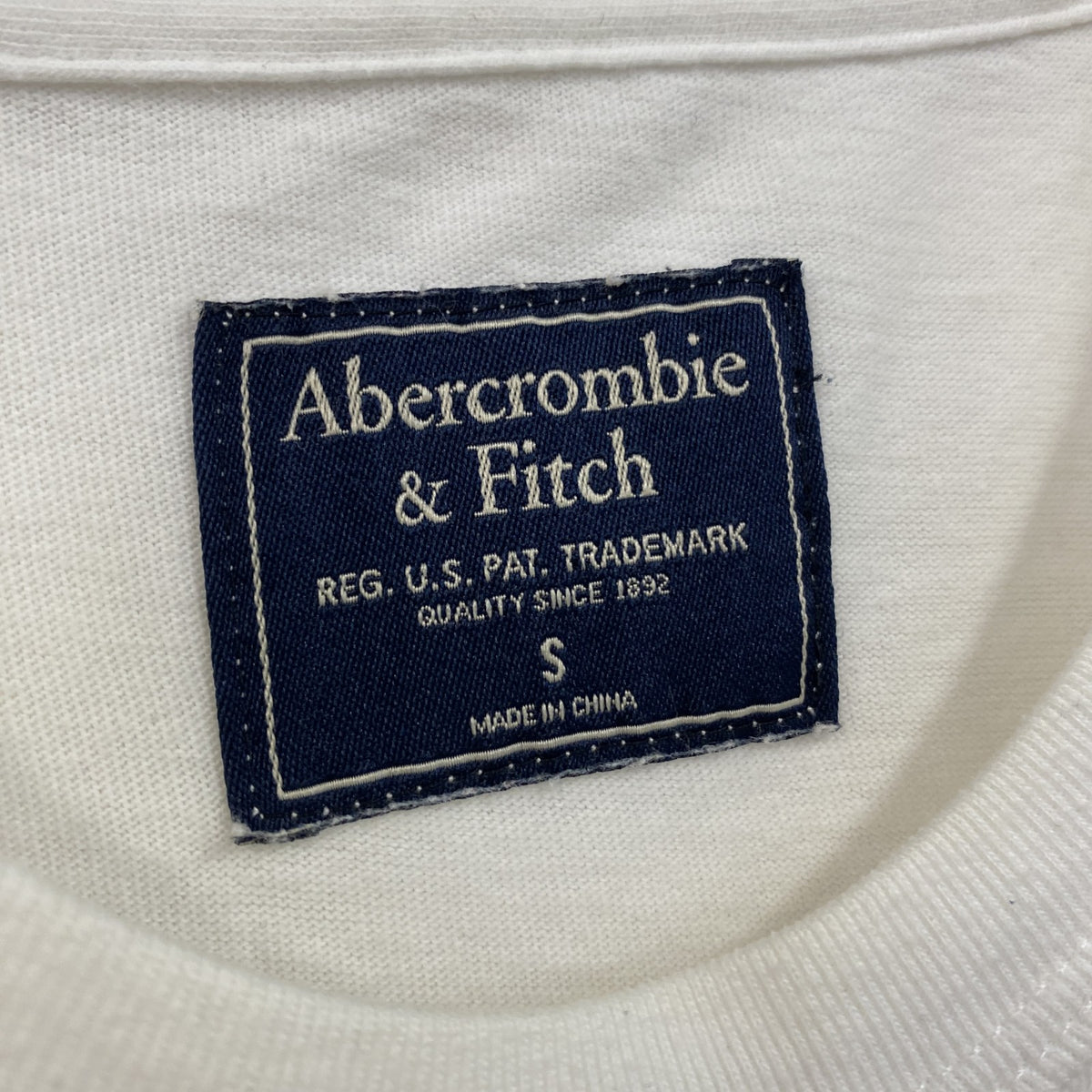 Abercrombie&Fitch　アバクロンビー&フィッッチ　半袖プリントTシャツ　シングルステッチ　白　ホワイト　Sサイズ　古着