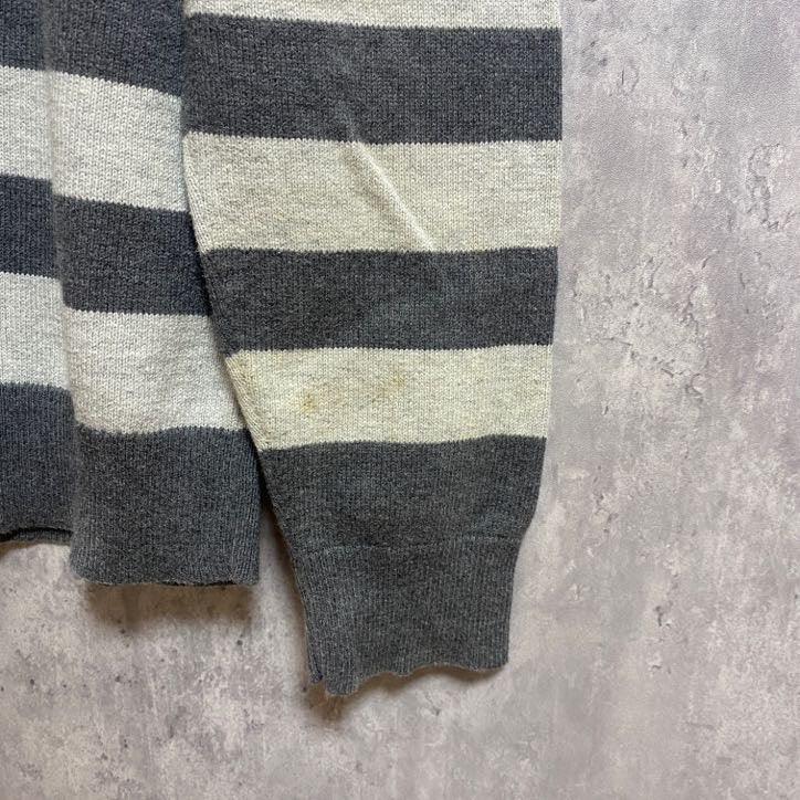 Levi's リーバイス　長袖ボーダーニット　セーター　ロゴタグ　クルーネック　グレー　灰色　ホワイト　Mサイズ　古着