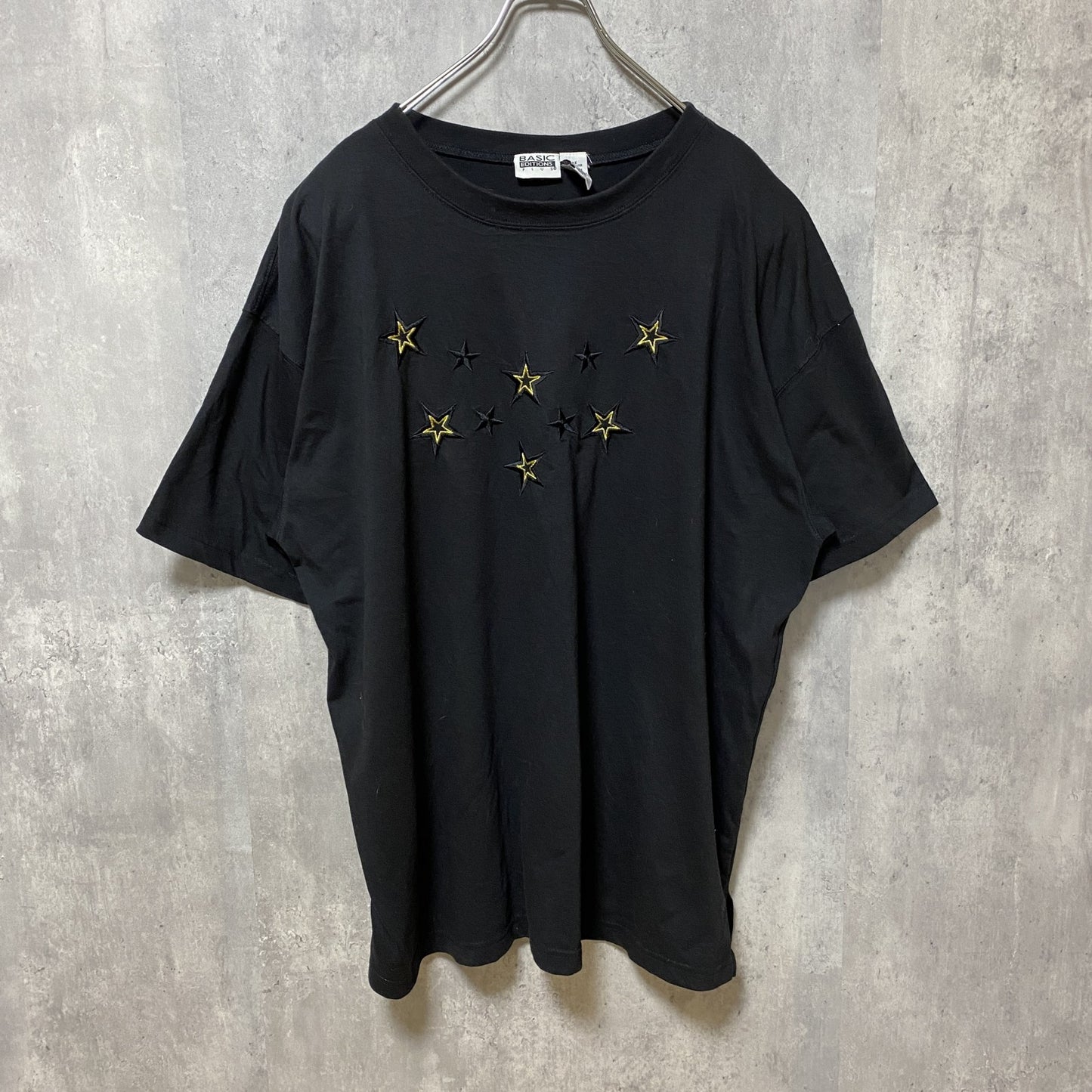 古着 used　半袖クルーネック刺繍Tシャツ　星柄　肩パッド付　黒　ブラック　ビッグシルエット　オーバーサイズ　XXLサイズ