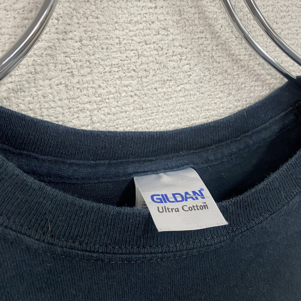 GILDAN　ギルダン　カイリーアービング　半袖プリントTシャツ　黒　ブラック　Mサイズ　古着
