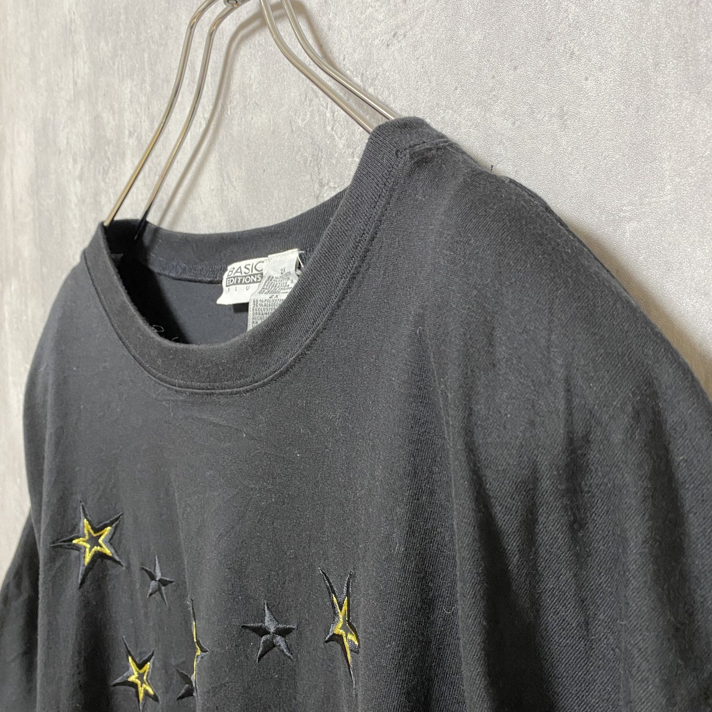 古着 used　半袖クルーネック刺繍Tシャツ　星柄　肩パッド付　黒　ブラック　ビッグシルエット　オーバーサイズ　XXLサイズ