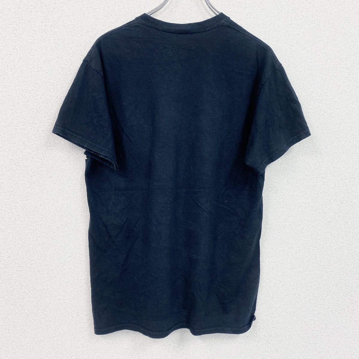 GILDAN　ギルダン　カイリーアービング　半袖プリントTシャツ　黒　ブラック　Mサイズ　古着