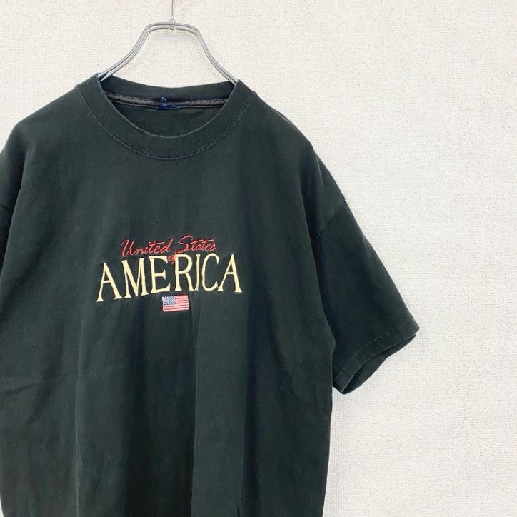 半袖刺繍Tシャツ　AMERICA　アメリカ　星条旗　国旗　クルーネック　レトロデザイン　黒　ブラック　　古着