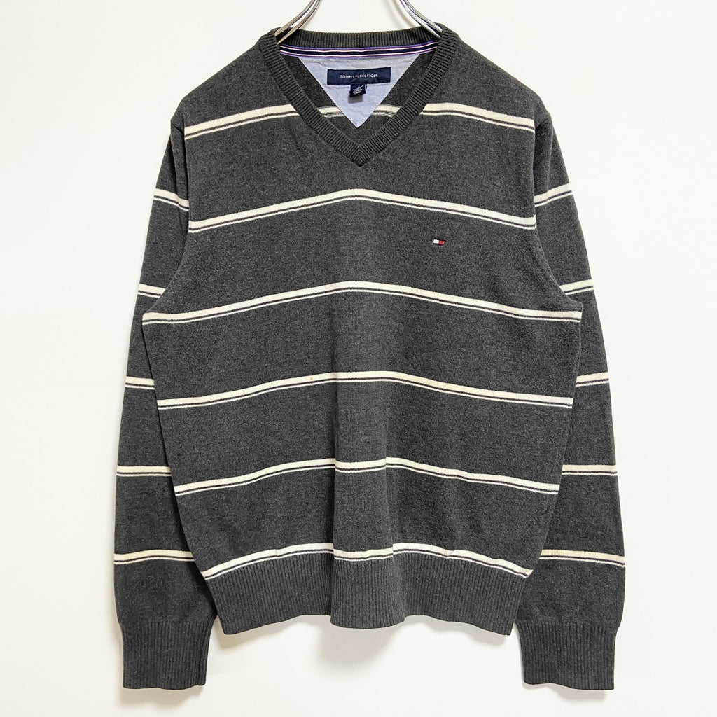 TOMMYHILFIGER　トミーヒルフィガー　長袖ボーダー柄ニット　セーター　Vネック　ワンポイント刺繍　グレー　灰色　古着