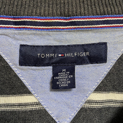 古着 used　TOMMYHILFIGER　トミーヒルフィガー　長袖ボーダー柄ニット　セーター　Vネック　ワンポイント刺繡　グレー