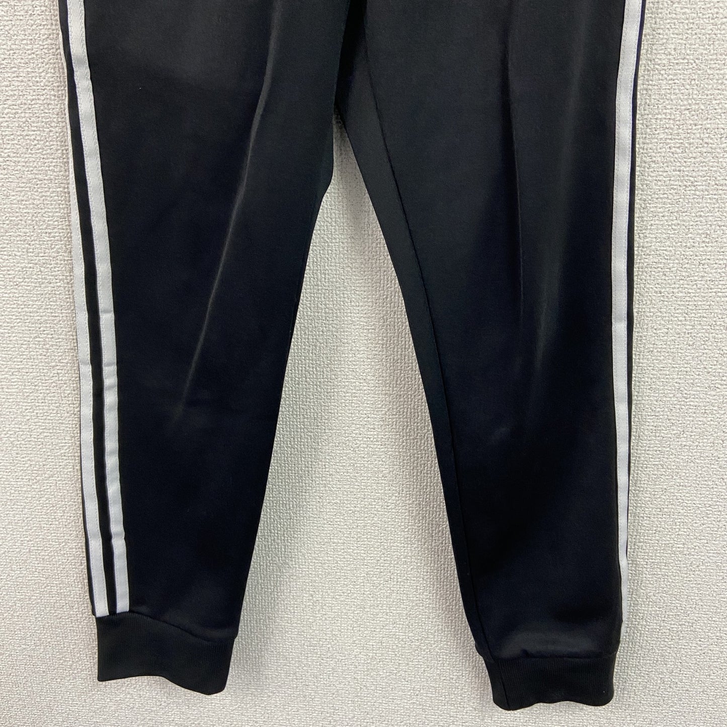 adidas　アディダス　トラックパンツ　ジャージパンツ　黒　ブラック　Sサイズ