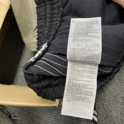 adidas　アディダス　トラックパンツ　ジャージパンツ　黒　ブラック　Sサイズ