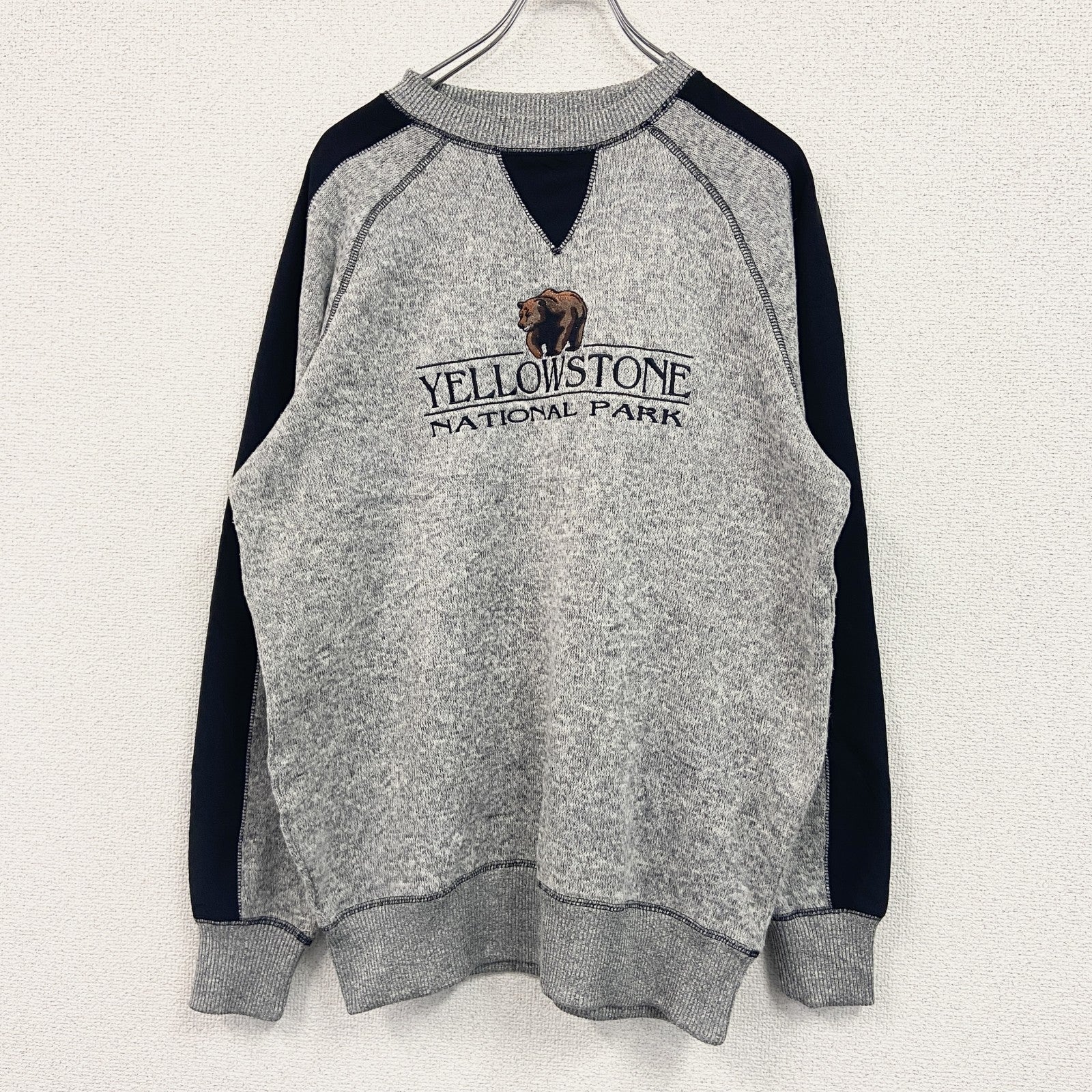 Renegade club　スウェット/トレーナー　前V　ラグランスリーブ　刺繍ロゴ　3連プリント　灰色　グレー　Mサイズ　古着