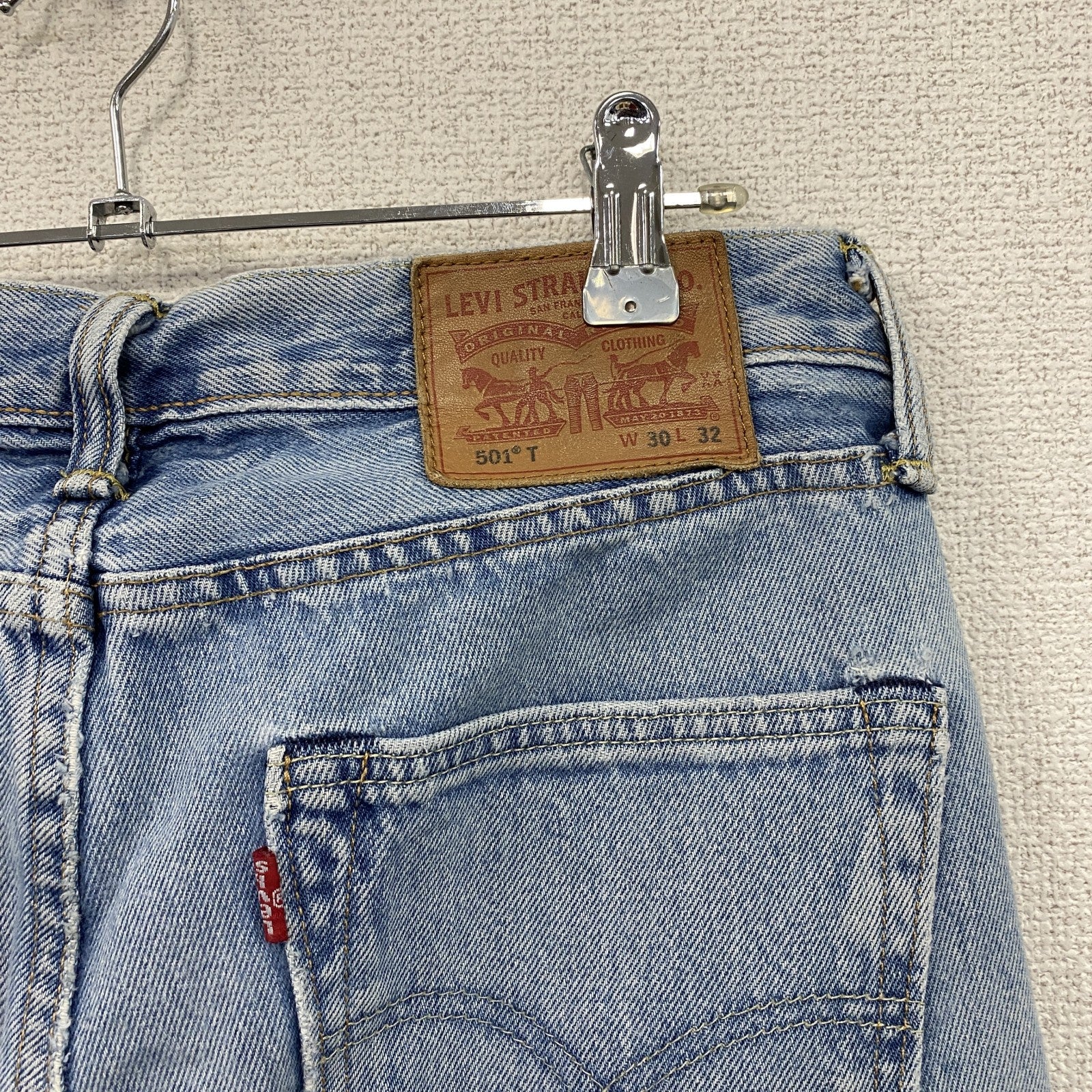 Levi’s　リーバイス　501　デニムパンツ/ジーンズ　リメイク加工　縦落ち　ボタンフライ　インディゴ　W30サイズ　古着