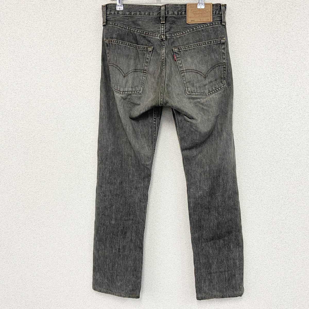 Levi’s　リーバイス　505　ブラックデニムパンツ/ジーンズ　鬼ヒゲ　縦落ち　フェード　ジップフライ　黒　ブラック　W32サイズ　古着