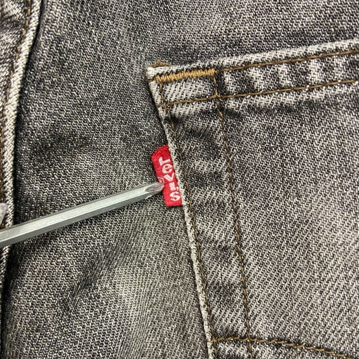 Levi’s　リーバイス　505　ブラックデニムパンツ/ジーンズ　鬼ヒゲ　縦落ち　フェード　ジップフライ　黒　ブラック　W32サイズ　古着