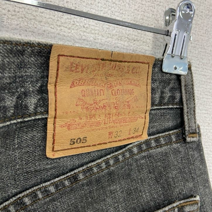 Levi’s　リーバイス　505　ブラックデニムパンツ/ジーンズ　鬼ヒゲ　縦落ち　フェード　ジップフライ　黒　ブラック　W32サイズ　古着