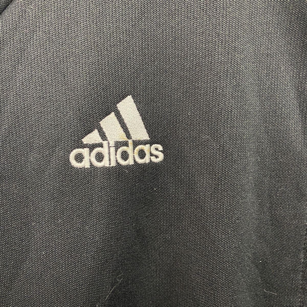 90s　adidas　アディダス　デサント　ジャージセットアップ　トラックジャケット　トラックパンツ　ラグランスリーブ　刺繍ロゴ　パフォーマンスロゴ　スリーストライプス　ヴィンテージ　黒　ブラック　Oサイズ　古着
