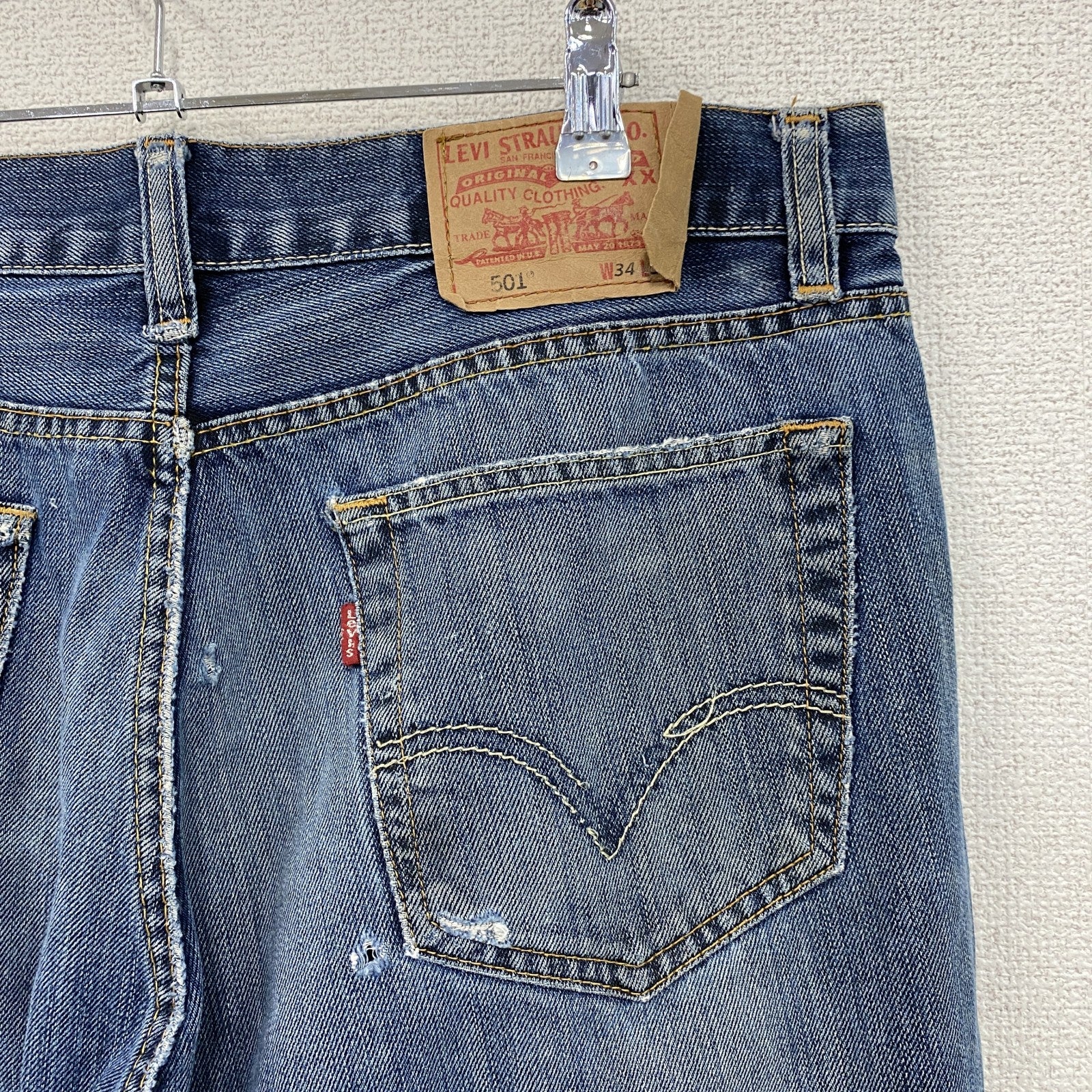 Levi’s　リーバイス　501　ダメージデニムパンツ/ジーンズ　ボタンフライ　縦落ち　インディゴ　W34サイズ　古着
