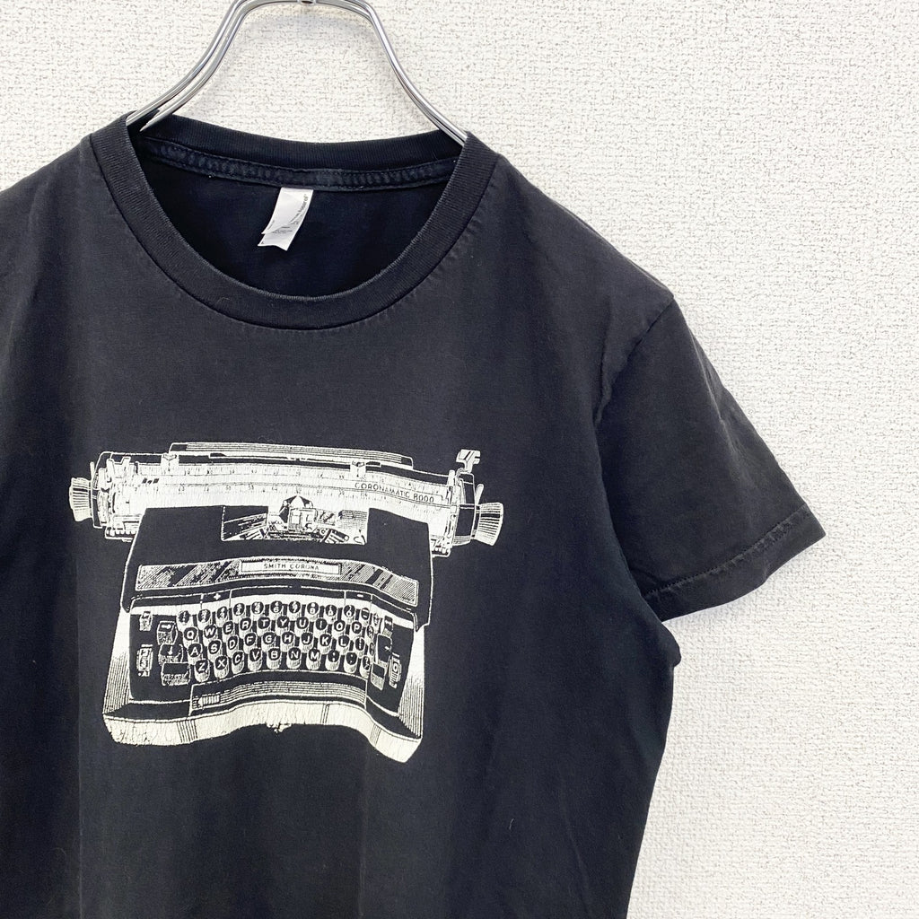 アメリカンアパレル　半袖デザインプリントTシャツ　タイプライター　黒　ブラック　クルーネック　古着